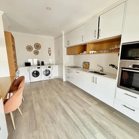 Central Apartment Lagos Λάγος